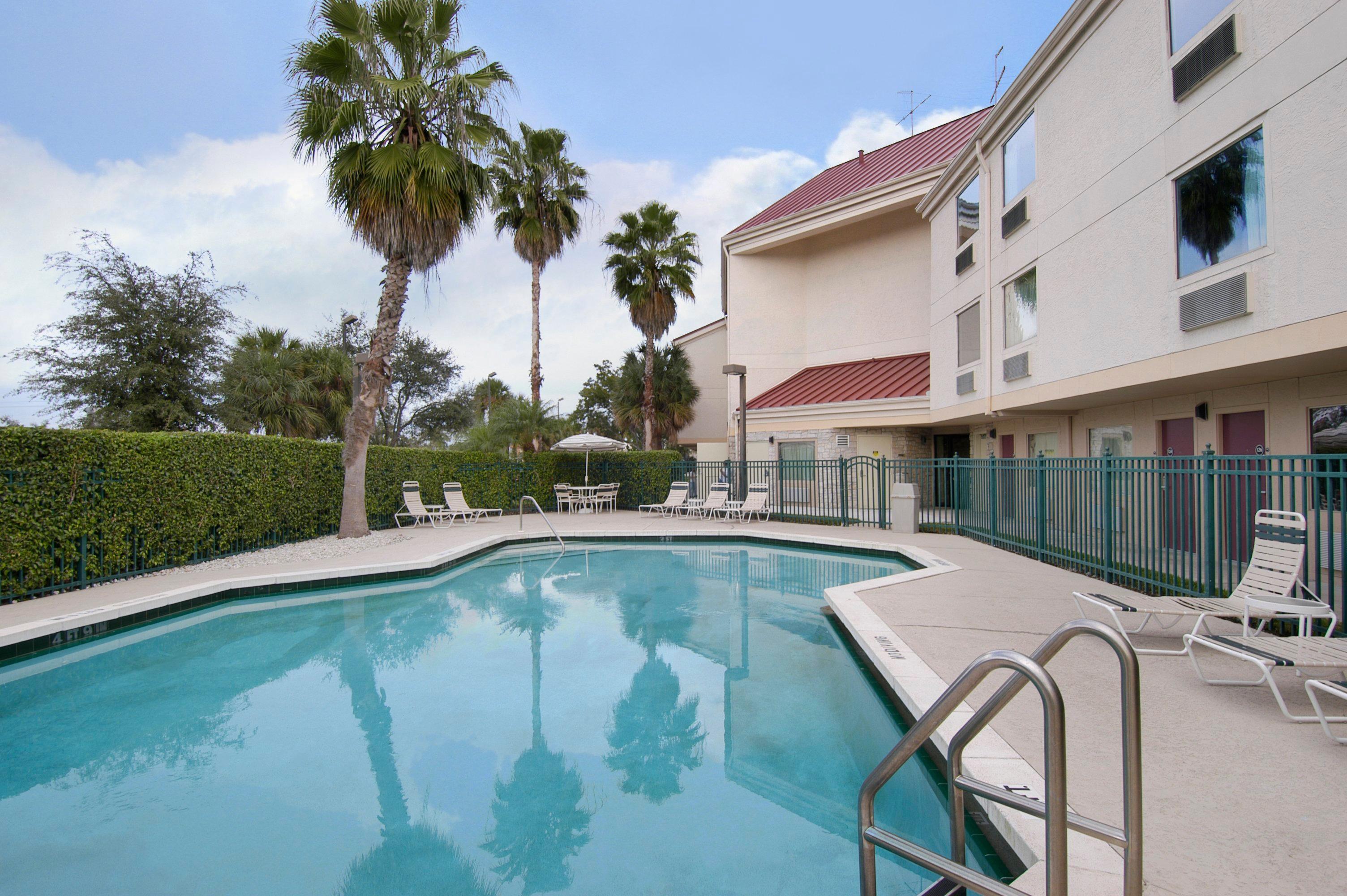 Red Roof Inn Plus+ Уест Палм Бийч Екстериор снимка