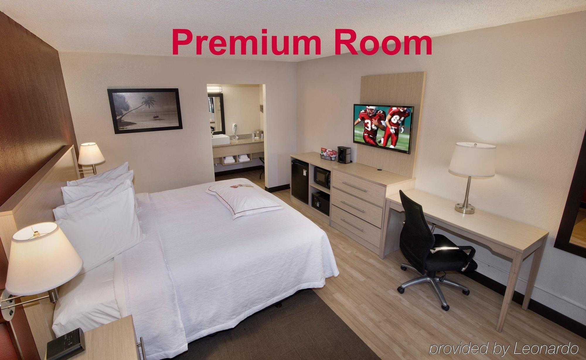 Red Roof Inn Plus+ Уест Палм Бийч Екстериор снимка